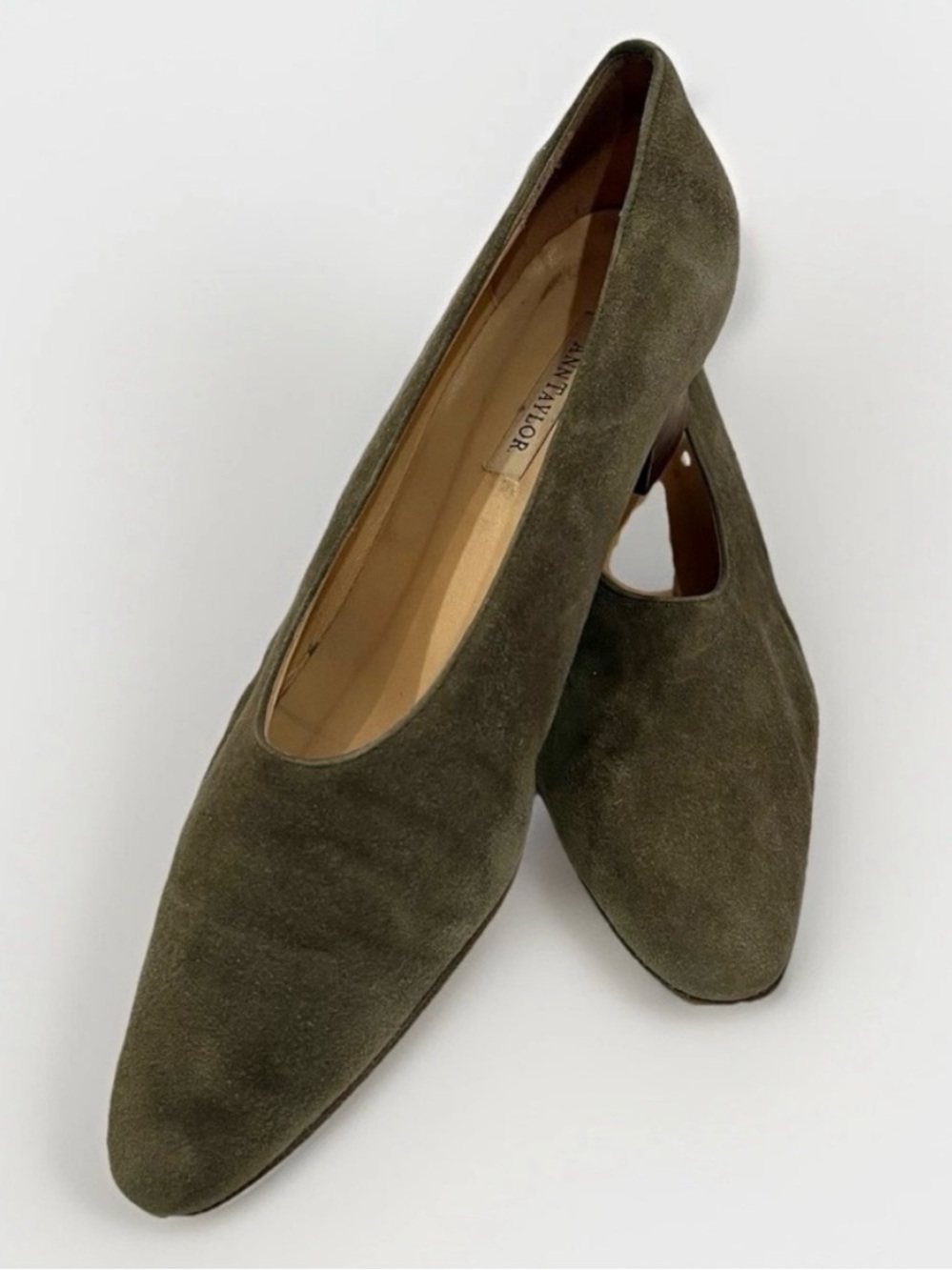 Ann Taylor Green Suede Almond Toe Low Heel Pumps Dress Shoes - Womens 8.5 M